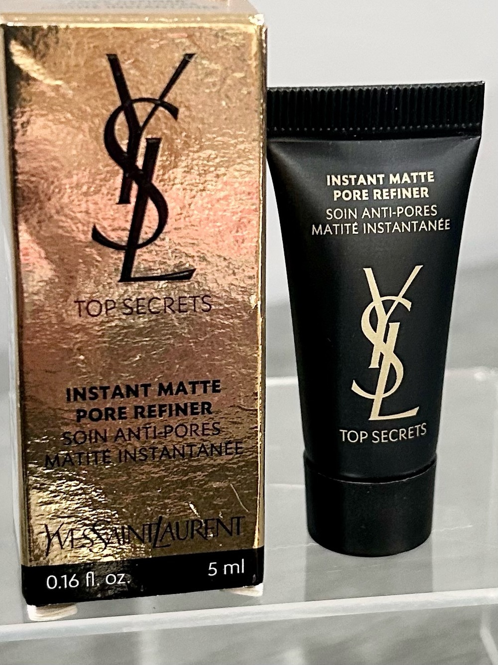 Yves Saint Laurent Instant Matte Pore Refiner - Picture 2 of 3